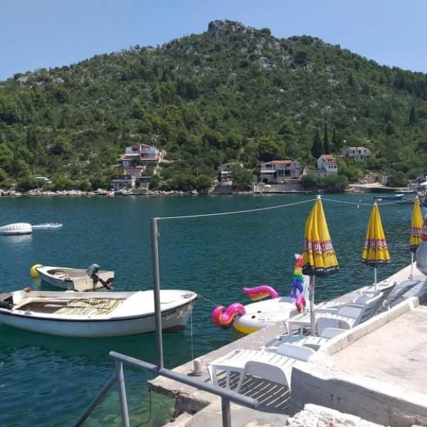 Apartmani Vale, Apartments Vale right by the Sea, Blace, Dalmatia Blace
