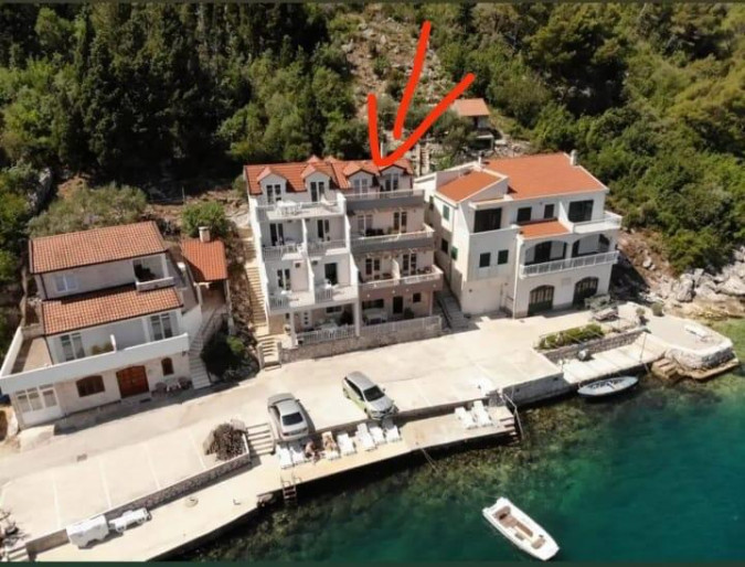Apartmani Vale, Apartments Vale right by the Sea, Blace, Dalmatia Blace