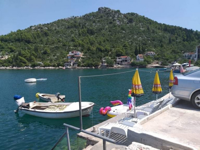 Discover the beauty of Dalmatia with Apartments Vale, Apartments Vale right by the Sea, Blace, Dalmatia Blace